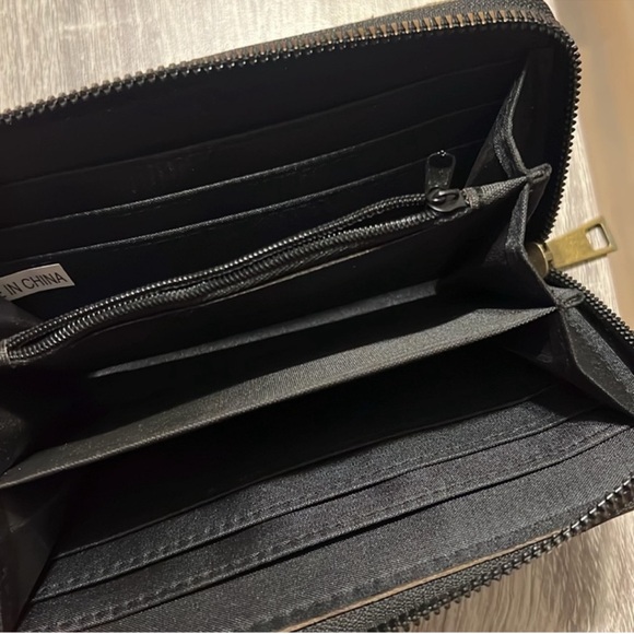 Aeropostale Green and Brown Camouflage Wallet - Picture 2 of 3